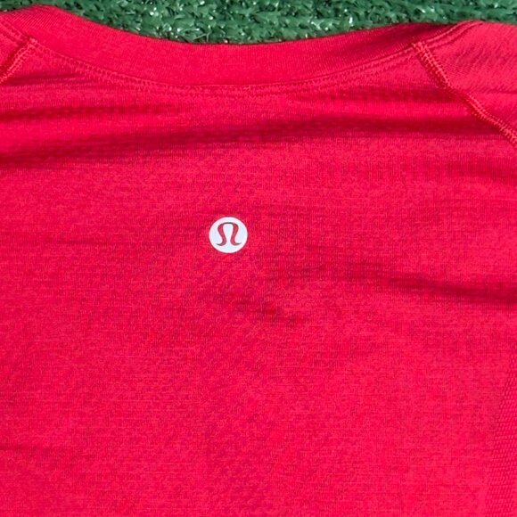Lululemon Swiftly Tech Long Sleeve Thumbholes 2.0 Running Training Shirt Size 8 - Picture 12 of 12